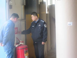 淄博市人民政府 圖片新聞 博山公安分局山頭派出所 對(duì)轄區(qū)工廠進(jìn)行消防檢查并開(kāi)展培訓(xùn)