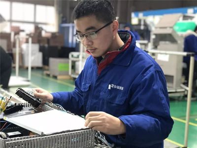 感受榜樣的力量︱優(yōu)秀員工系列報(bào)道(四):吳輝