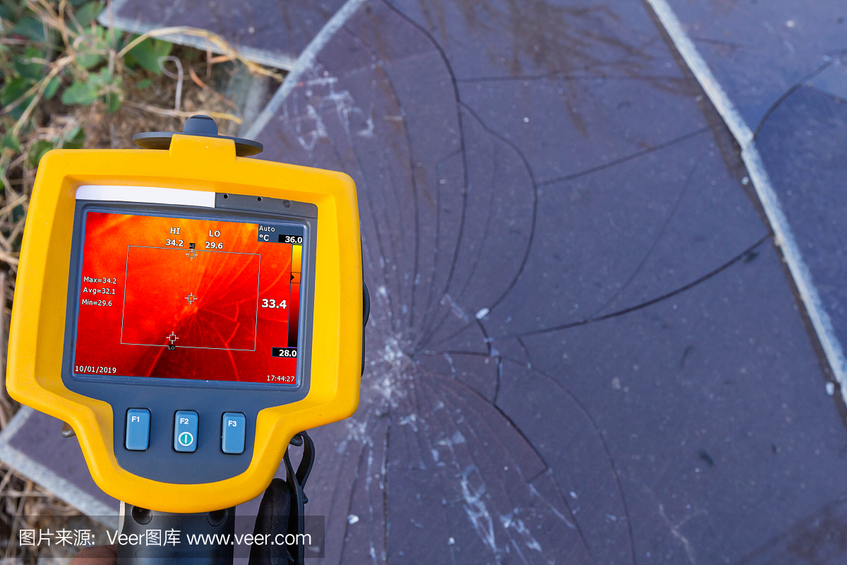 熱掃描(熱成像相機),工業設備,用于檢查內部溫度的機器進行預防性維護,這是太陽能電池板裂紋